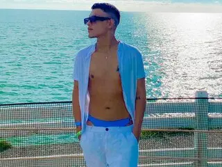 AaronRizzo webcam pics camshow
