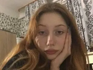 AlisaBox shows porn recorded