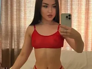 AliviaMellison shows webcam cam