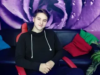 AndrewStoun shows cam webcam