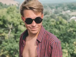 AndryDude recorded pics anal