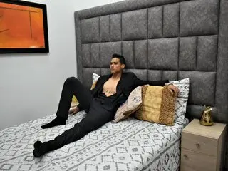 AngelloRuzzo nude cam video