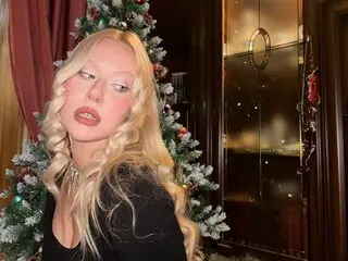 AprilChambers real show naked