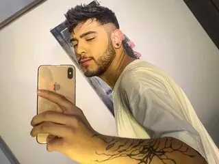 AronFerrer lj livesex webcam