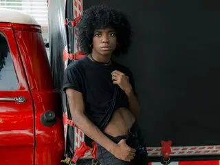 DrakeMiles cam ass porn