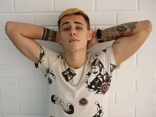 DylanDiamonds naked private show