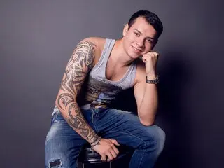 EthanKnight webcam shows lj