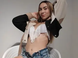 IsaaNikson anal shows ass