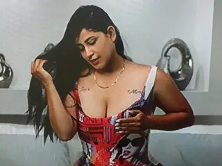 Ivonsaenz toy lj livejasmin