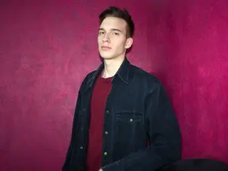 JacobDonalds shows nude webcam