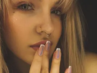 LilithMim shows nude video