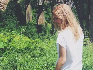LoonaCoon live free nude
