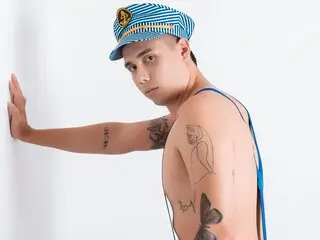 MatttEverland ass nude live