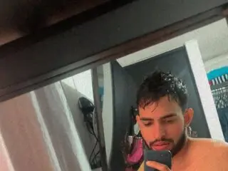 MaximoAbel real live video