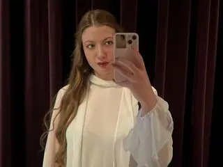 MeridethYaffe show online sex