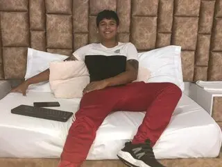 NoahGreyy hd livejasmin private