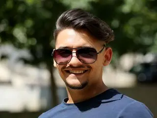 PeterDiggins live livejasmine cam