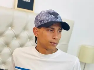 RonalStronger porn pics shows