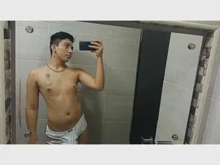 ThomasRight online jasmin cam