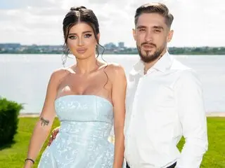 VictoriaAndKevin show ass ass