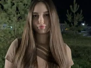VitaBothman shows jasmine toy