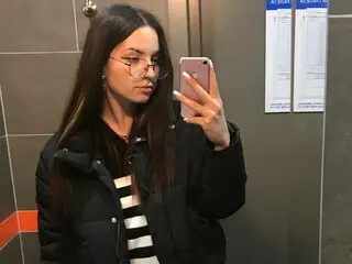 WhitneyMaze online hd livejasmin