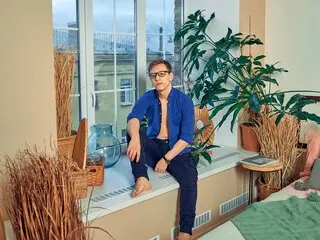 ZickMoon show anal live